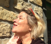 Chanteuse et danseuse